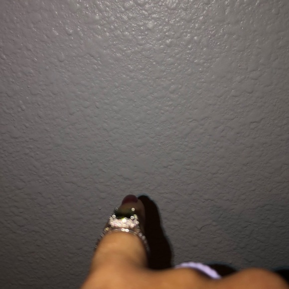 Ring - Picture 2 of 6